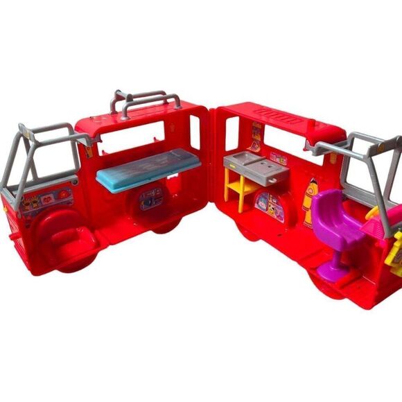 Barbie Chelsea Fire Truck Playset - Picture 2 of 5